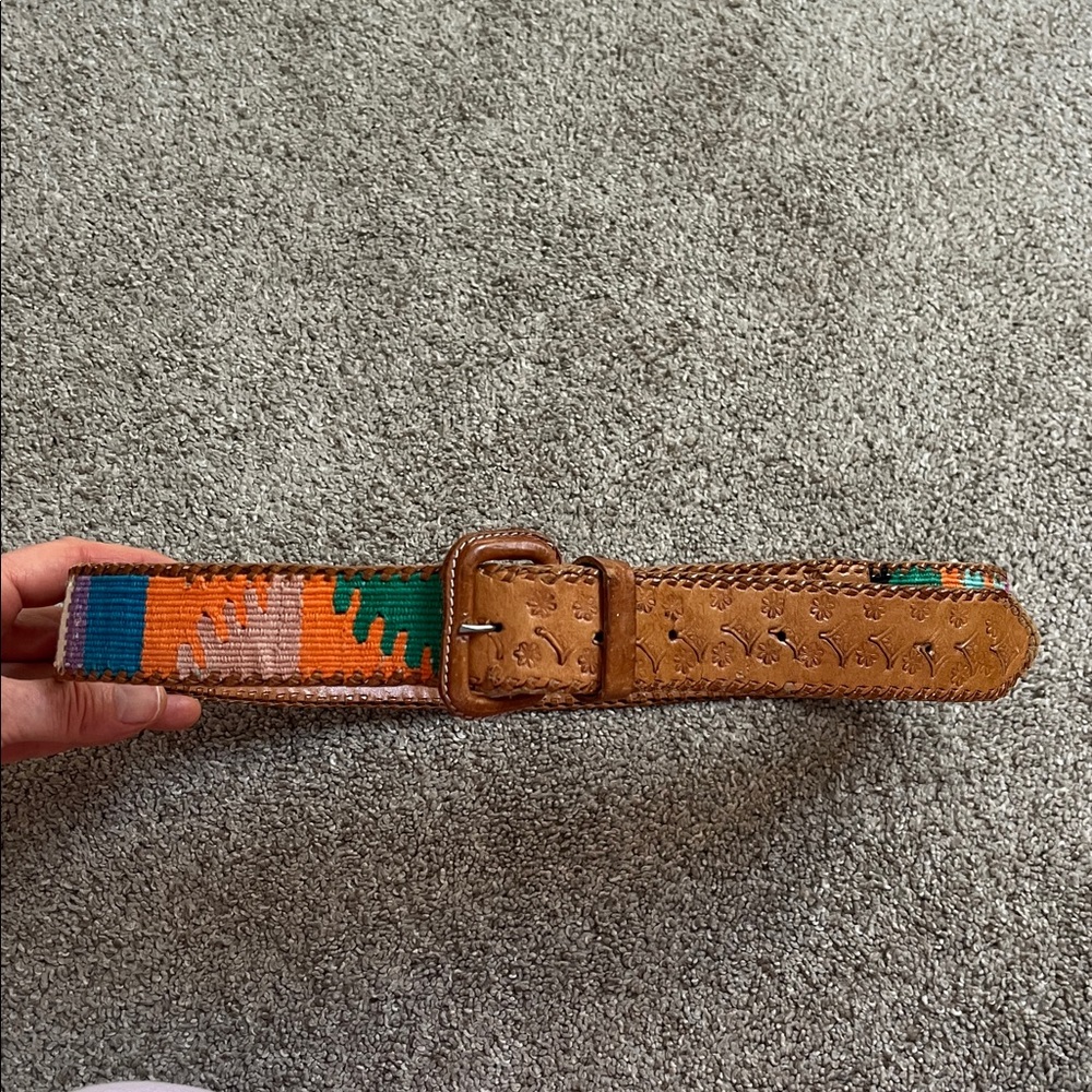 Vintage Made in Guatemala Colorful Fabric Embossed and Braided Leather 31-37 “ - Picture 12 of 16